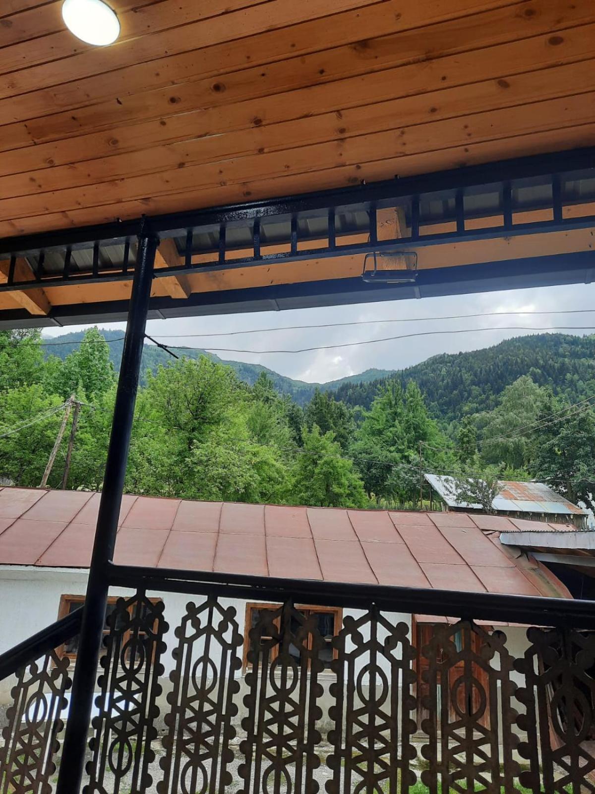Guesthouse "Megi" Mestia Buitenkant foto