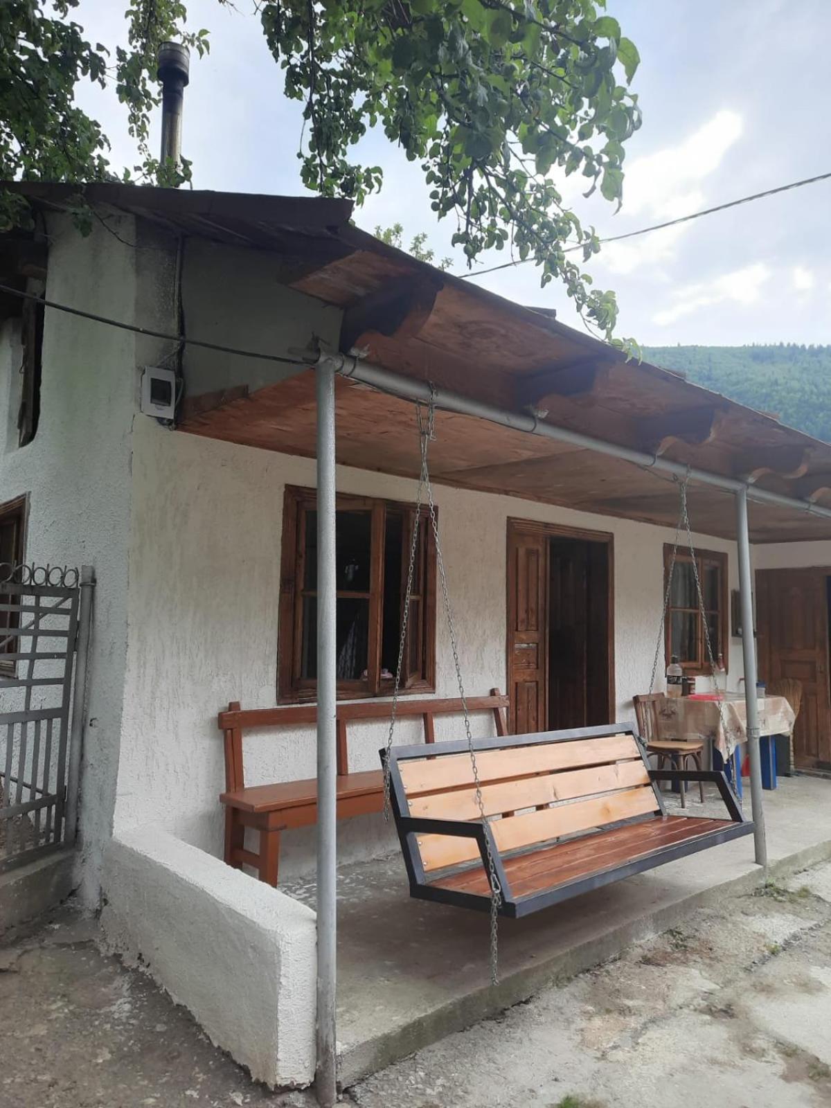 Guesthouse "Megi" Mestia Buitenkant foto